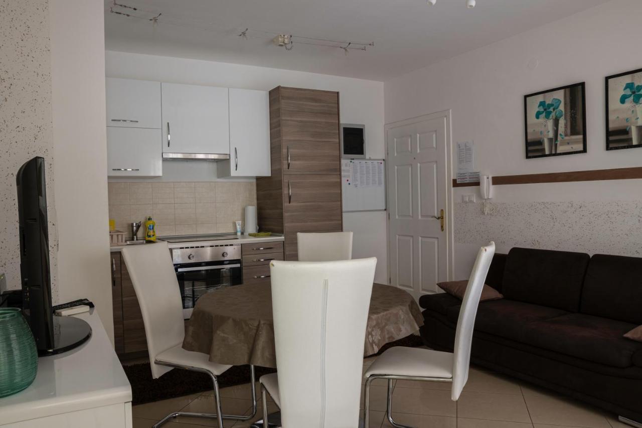 Apartment Apartment Novalja