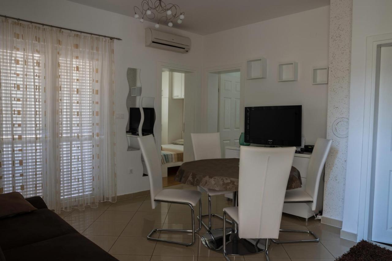 Apartment Apartment Novalja